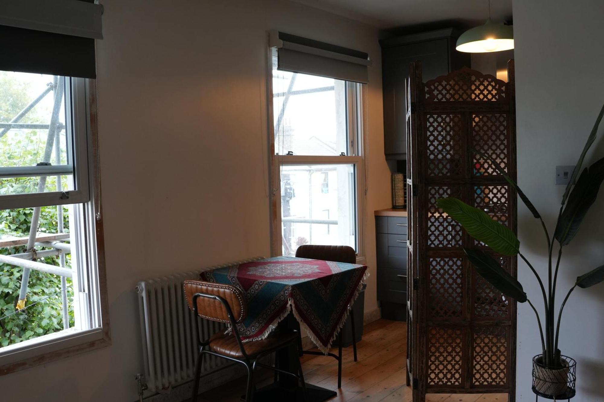 ロンドンStylish-Brockley-Entire Placeアパートメント エクステリア 写真
